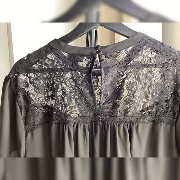 Like New Torrid 3X Georgette Lace Yoke Flutter Sleeve Top~Deep Black~Plus Blouse - Picture 5 of 14